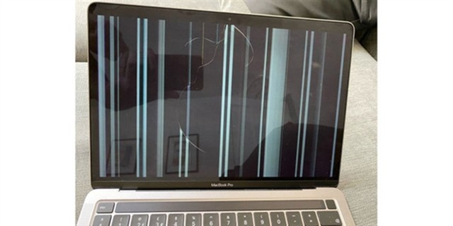 苹果新笔记本或因工艺缺陷导致裂屏：自费维修